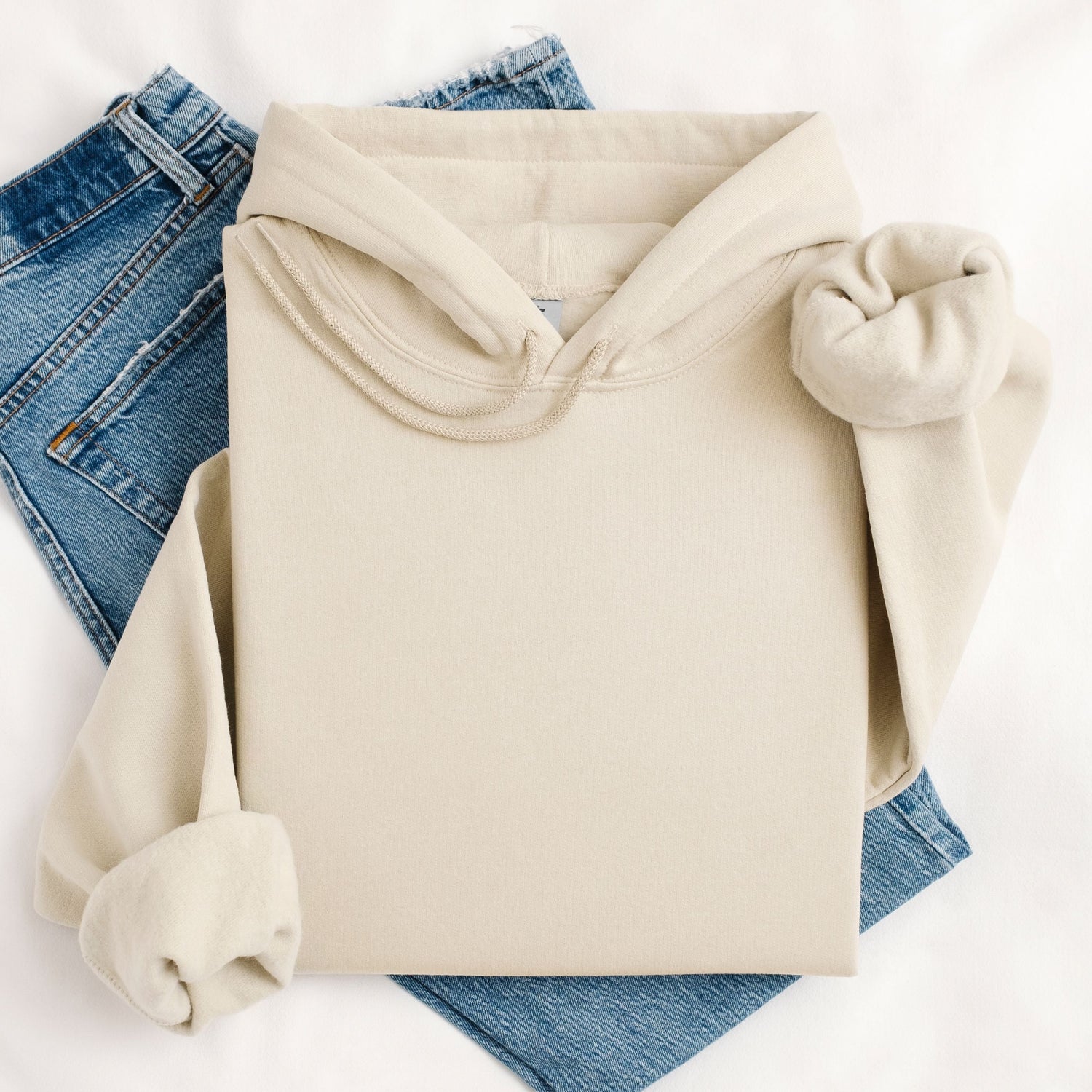 Soft pullover hoodie in heather grey with front pocket and drawstring